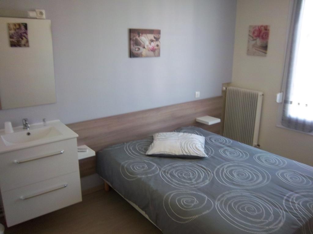 Hotel Le Colbert Еперне Екстериор снимка